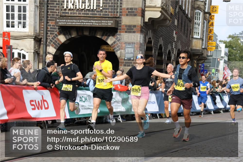 13.09.2026 - 21. swb-Marathon Bremen Strokosch-Dieckow http://msf.ph/oto/10290589 13.09.2026 10:45:40 Ziel 10143, 10318, 10352, 10398, 10536, 10866, 11020, 11088, 11232, 11396, 11478, 11695, 11835, 12054, 12475, 12534, 10436, 10464, 10987, 11015, 11279, 11559, 11762, 11845, 12033, 12069, 12087, 13595 meine-sportfotos.de