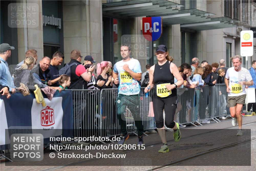 13.09.2026 - 21. swb-Marathon Bremen Strokosch-Dieckow http://msf.ph/oto/10290615 13.09.2026 10:45:20 Ziel 10318, 10352, 10464, 10536, 10541, 10583, 10987, 11015, 11063, 11088, 11209, 11232, 11279, 11478, 11559, 11749, 11762, 11845, 12087, 12290, 12355, 12534, 13532, 13595, 13628, 10096, 10143, 10214, 10398, 10866, 11020, 11396, 11478, 11695, 11835, 12054, 12475, 13591 meine-sportfotos.de
