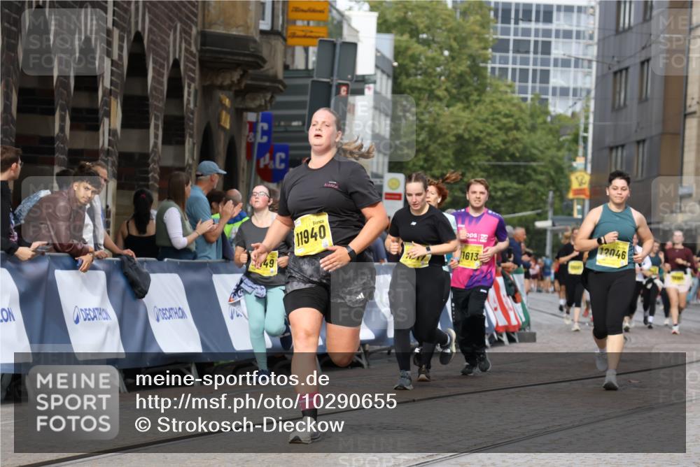 13.09.2026 - 21. swb-Marathon Bremen Strokosch-Dieckow http://msf.ph/oto/10290655 13.09.2026 11:16:02 Ziel 10572, 10900, 11307, 11504, 11778, 11897, 12137, 11026, 11081, 11139, 11181, 11200, 11264, 11385, 11448, 11573, 11768, 12151, 12539, 13508 meine-sportfotos.de