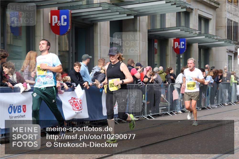 13.09.2026 - 21. swb-Marathon Bremen Strokosch-Dieckow http://msf.ph/oto/10290677 13.09.2026 10:45:22 Ziel 10318, 10352, 10464, 10536, 10541, 10583, 10987, 11015, 11063, 11088, 11209, 11232, 11279, 11559, 11749, 11762, 11845, 12033, 12069, 12087, 12290, 12355, 13532, 13595, 13628, 10096, 10143, 10214, 10318, 10398, 10866, 11020, 11396, 11478, 11695, 11835, 12054, 12475, 12534, 13591 meine-sportfotos.de