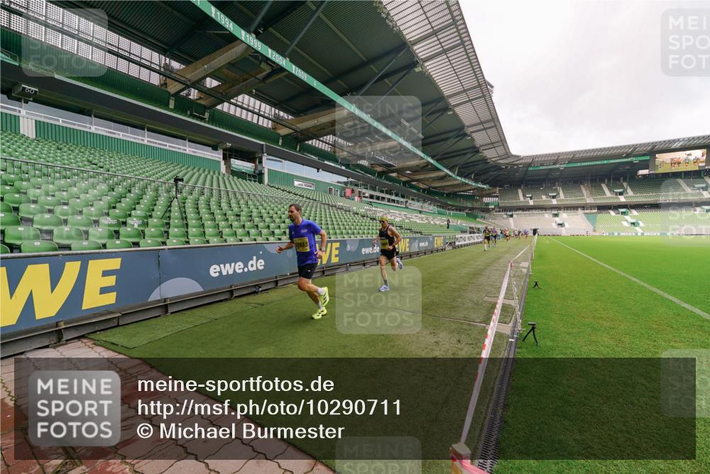 13.09.2026 - 21. swb-Marathon Bremen Michael Burmester http://msf.ph/oto/10290711 13.09.2026 10:19:42 Laufen im Stadion 10261, 10262, 10366, 10475, 10994, 11068, 11176, 11197, 11418, 11481, 11512, 11652, 12358, 12413, 13505, 13530, 13533, 13534, 13536, 13540, 13541, 13543, 13550, 13558, 13560, 13564, 13573, 13581, 13582, 13588, 13590, 13599, 13601, 13605, 13610, 13618, 13619, 13622, 13632, 13633, 13638, 13639, 10597, 12272, 13501, 13510, 13515, 13517, 13525, 13542, 13547, 13567, 13579, 13623, 13627, 13635 meine-sportfotos.de