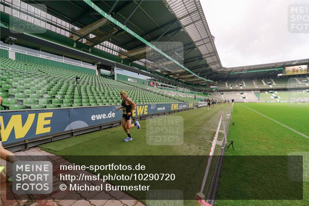 13.09.2026 - 21. swb-Marathon Bremen Michael Burmester http://msf.ph/oto/10290720 13.09.2026 10:19:43 Laufen im Stadion 10261, 10262, 10366, 10475, 10994, 11067, 11068, 11176, 11197, 11418, 11481, 11512, 11652, 12324, 12358, 12413, 13505, 13530, 13533, 13534, 13536, 13540, 13541, 13543, 13550, 13558, 13560, 13564, 13573, 13581, 13582, 13588, 13590, 13599, 13601, 13605, 13610, 13618, 13619, 13622, 13632, 13633, 13638, 13639, 10597, 12272, 13501, 13510, 13515, 13517, 13525, 13542, 13547, 13567, 13579, 13623, 13627, 13635 meine-sportfotos.de