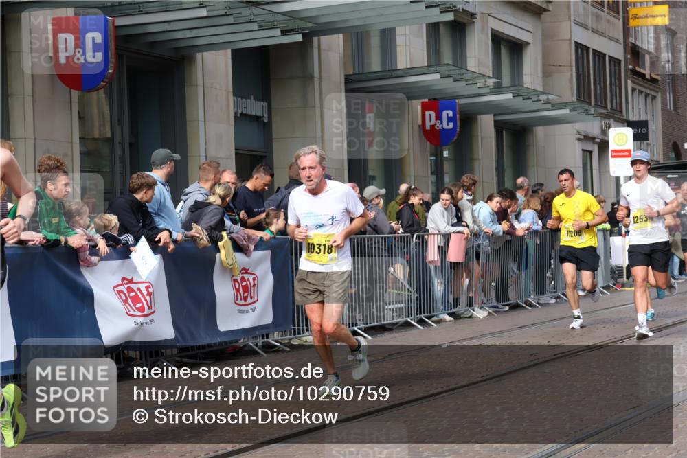 13.09.2026 - 21. swb-Marathon Bremen Strokosch-Dieckow http://msf.ph/oto/10290759 13.09.2026 10:45:23 Ziel 10352, 10464, 10536, 10541, 10583, 10987, 11015, 11063, 11088, 11209, 11232, 11279, 11559, 11749, 11762, 11845, 12033, 12069, 12087, 12290, 12355, 13532, 13595, 13628, 10096, 10143, 10214, 10318, 10398, 10866, 11020, 11232, 11396, 11478, 11695, 11835, 12054, 12475, 12534, 13591 meine-sportfotos.de