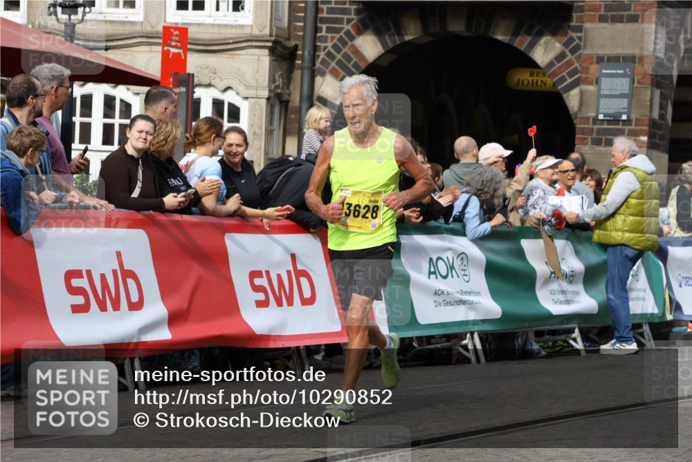 13.09.2026 - 21. swb-Marathon Bremen Strokosch-Dieckow http://msf.ph/oto/10290852 13.09.2026 10:45:47 Ziel 10318, 10352, 10398, 10536, 11088, 11209, 11232, 11478, 11695, 11749, 11835, 12054, 12290, 12355, 12475, 12534, 10436, 11956, 12033, 12069, 12556, 12557, 13612 meine-sportfotos.de