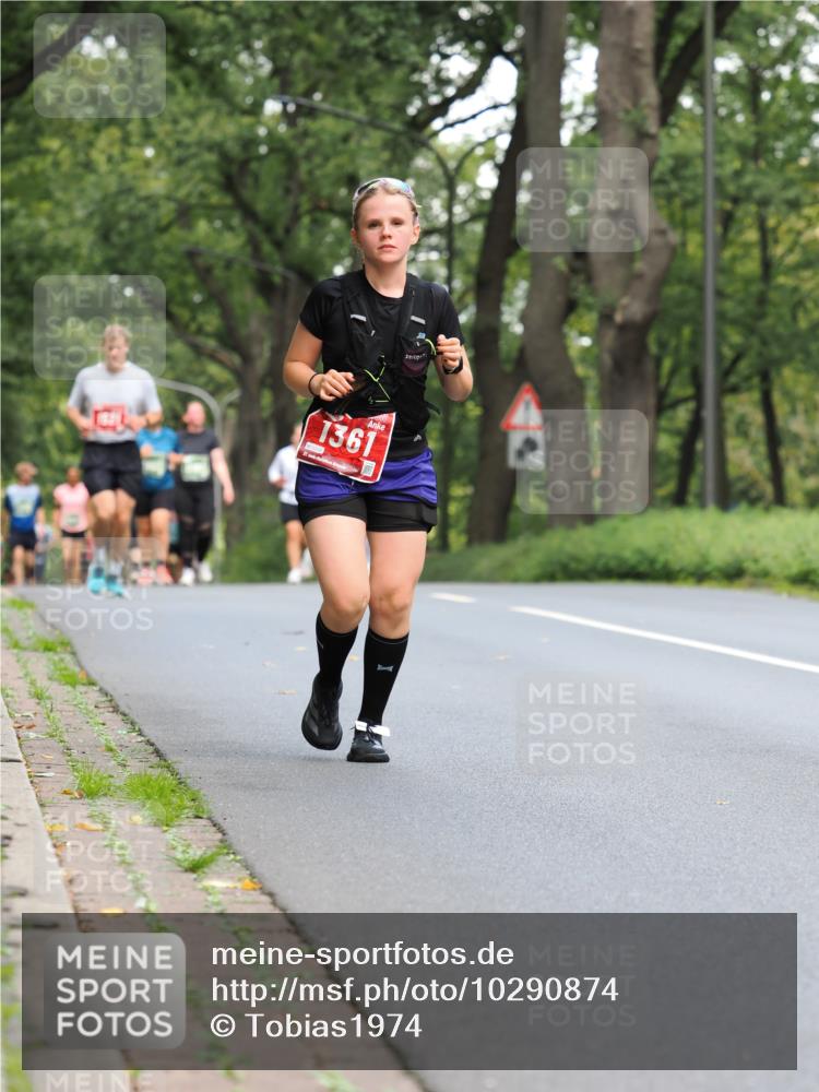 13.09.2026 - 21. swb-Marathon Bremen TobiasT http://msf.ph/oto/10290874 13.09.2026 12:32:43 Laufen 1361, 0209 meine-sportfotos.de