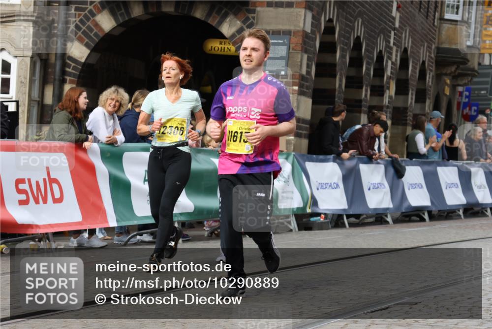 13.09.2026 - 21. swb-Marathon Bremen Strokosch-Dieckow http://msf.ph/oto/10290889 13.09.2026 11:16:09 Ziel 10474, 10572, 10900, 11217, 11307, 11549, 11778, 11897, 11940, 12046, 12137, 10242, 11026, 11081, 11139, 11181, 11200, 11264, 11385, 11448, 11573, 12057, 12151, 12539, 13508 meine-sportfotos.de