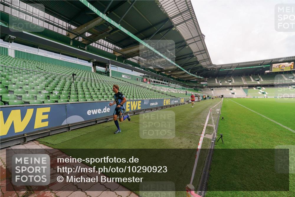 13.09.2026 - 21. swb-Marathon Bremen Michael Burmester http://msf.ph/oto/10290923 13.09.2026 10:21:38 Laufen im Stadion 10244, 10261, 10262, 10302, 10818, 10926, 10961, 10994, 11067, 11068, 11083, 11142, 11176, 11338, 11454, 11512, 11619, 11738, 11854, 11916, 11944, 11964, 12289, 12324, 12456, 12513, 12520, 12538, 12540, 13505, 13507, 13514, 13535, 13539, 13540, 13548, 13551, 13553, 13558, 13559, 13568, 13575, 13583, 13587, 13588, 13590, 13605, 13606, 13608, 13619, 13633, 13636, 13637, 12457, 12458, 13504, 13510, 13522, 13533, 13534, 13536, 13543, 13554, 13561, 13564, 13569 meine-sportfotos.de