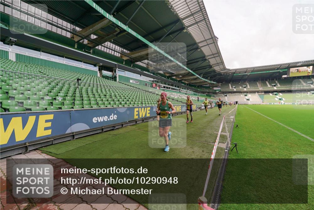 13.09.2026 - 21. swb-Marathon Bremen Michael Burmester http://msf.ph/oto/10290948 13.09.2026 10:21:53 Laufen im Stadion 10244, 10261, 10262, 10302, 10441, 10818, 10926, 10961, 11067, 11068, 11083, 11142, 11338, 11454, 11619, 11738, 11854, 11916, 11944, 11964, 12003, 12289, 12324, 12456, 12513, 12520, 12538, 12540, 13507, 13514, 13519, 13535, 13539, 13548, 13551, 13553, 13559, 13568, 13575, 13583, 13584, 13587, 13590, 13606, 13608, 13619, 13636, 13637, 13641, 10475, 11481, 11652, 12457, 12458, 13504, 13522, 13533, 13534, 13536, 13543, 13554, 13561, 13564, 13569 meine-sportfotos.de