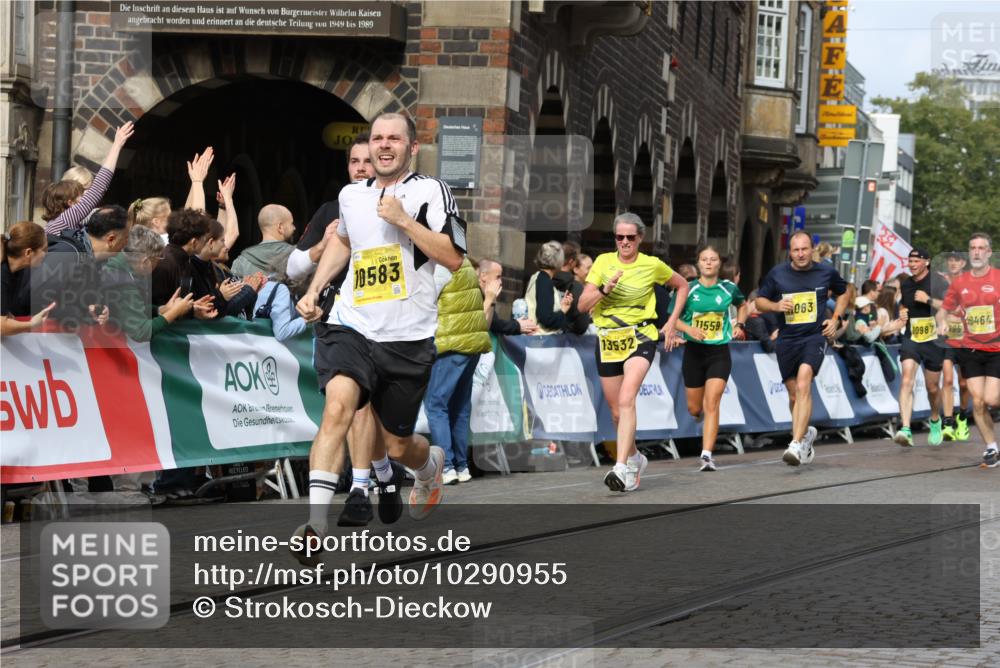 13.09.2026 - 21. swb-Marathon Bremen Strokosch-Dieckow http://msf.ph/oto/10290955 13.09.2026 10:45:49 Ziel 10318, 10352, 10398, 10536, 10541, 10583, 11088, 11209, 11232, 11478, 11749, 11835, 12054, 12290, 12355, 12475, 12534, 13628, 10436, 11956, 12033, 12069, 12556, 12557, 13529, 13612 meine-sportfotos.de