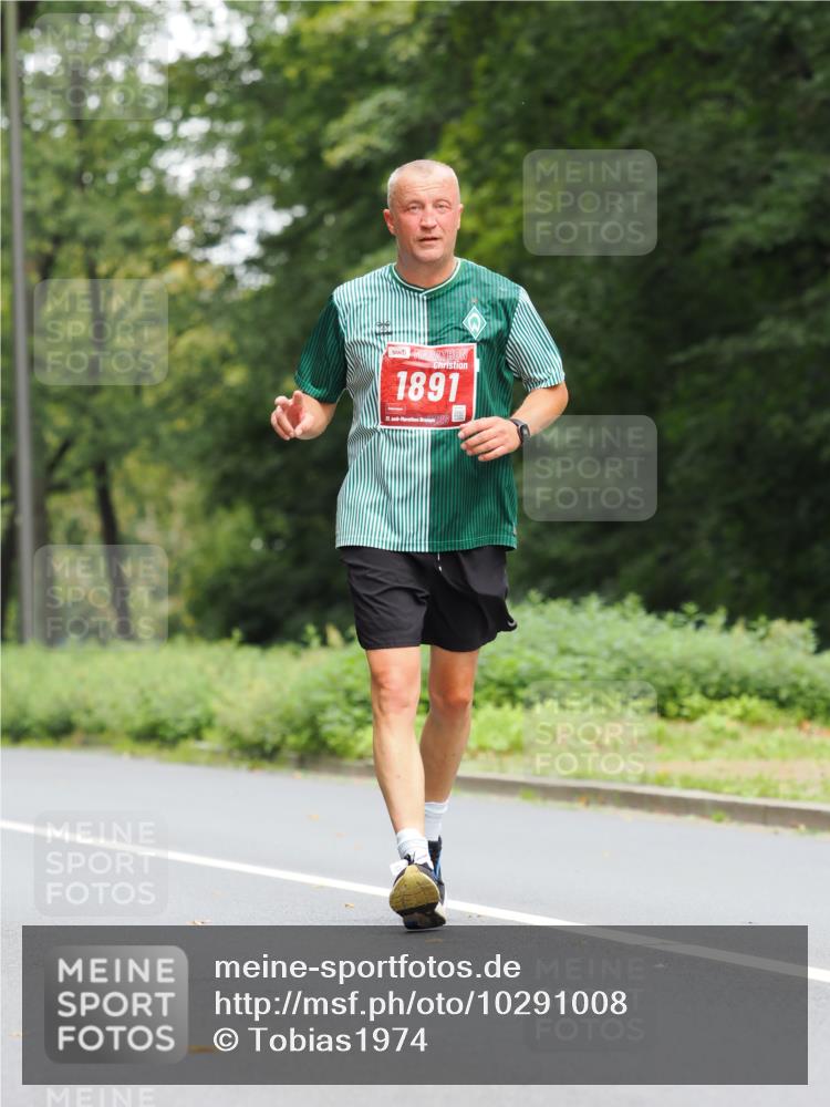 13.09.2026 - 21. swb-Marathon Bremen TobiasT http://msf.ph/oto/10291008 13.09.2026 12:33:18 Laufen 1891, 21, 26 meine-sportfotos.de