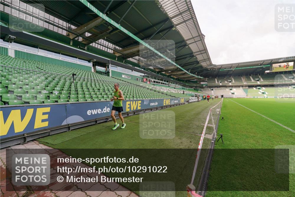 13.09.2026 - 21. swb-Marathon Bremen Michael Burmester http://msf.ph/oto/10291022 13.09.2026 10:22:24 Laufen im Stadion 10244, 10302, 10441, 10575, 10926, 11083, 11127, 11142, 11198, 11227, 11338, 11454, 11619, 11721, 11738, 11854, 11916, 11944, 12003, 12209, 12370, 12395, 12456, 12513, 12520, 12538, 13507, 13513, 13519, 13535, 13539, 13548, 13551, 13553, 13556, 13559, 13568, 13575, 13584, 13587, 13606, 13608, 13616, 13636, 13641, 13642, 10366, 10475, 11481, 11652, 12457, 13530, 13533, 13534, 13536, 13543, 13554, 13564 meine-sportfotos.de