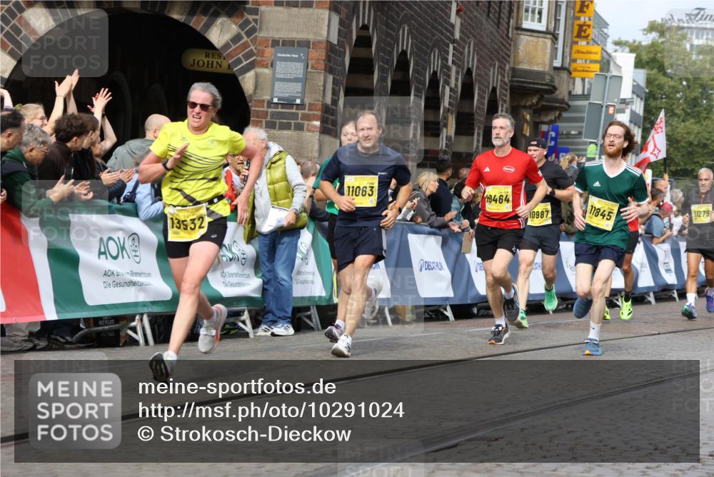 13.09.2026 - 21. swb-Marathon Bremen Strokosch-Dieckow http://msf.ph/oto/10291024 13.09.2026 10:45:50 Ziel 10318, 10352, 10398, 10536, 10541, 10583, 11088, 11209, 11232, 11478, 11749, 11835, 12290, 12355, 12475, 12534, 13532, 13628, 10436, 11956, 12069, 12556, 12557, 13529, 13612 meine-sportfotos.de