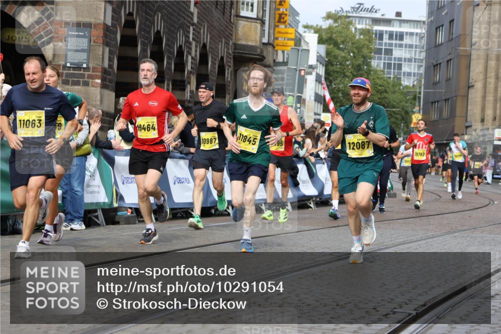 13.09.2026 - 21. swb-Marathon Bremen Strokosch-Dieckow http://msf.ph/oto/10291054 13.09.2026 10:45:51 Ziel 10318, 10352, 10536, 10541, 10583, 11063, 11088, 11209, 11232, 11478, 11749, 11835, 12290, 12355, 12475, 12534, 13532, 13628, 10436, 11956, 12556, 12557, 13529, 13612 meine-sportfotos.de