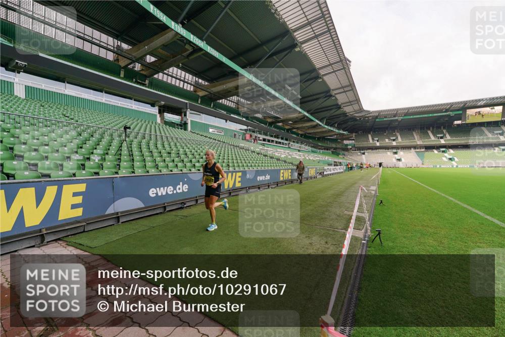 13.09.2026 - 21. swb-Marathon Bremen Michael Burmester http://msf.ph/oto/10291067 13.09.2026 10:22:52 Laufen im Stadion 10235, 10244, 10302, 10441, 10575, 10782, 10926, 11083, 11127, 11198, 11227, 11338, 11454, 11619, 11713, 11721, 11738, 11854, 11916, 11944, 12003, 12053, 12209, 12339, 12370, 12395, 12404, 12520, 12538, 13507, 13513, 13519, 13535, 13539, 13551, 13553, 13556, 13559, 13563, 13568, 13584, 13587, 13608, 13616, 13636, 13641, 13642, 10366, 10475, 11481, 11652, 13530, 13533, 13534, 13536, 13543, 13564 meine-sportfotos.de