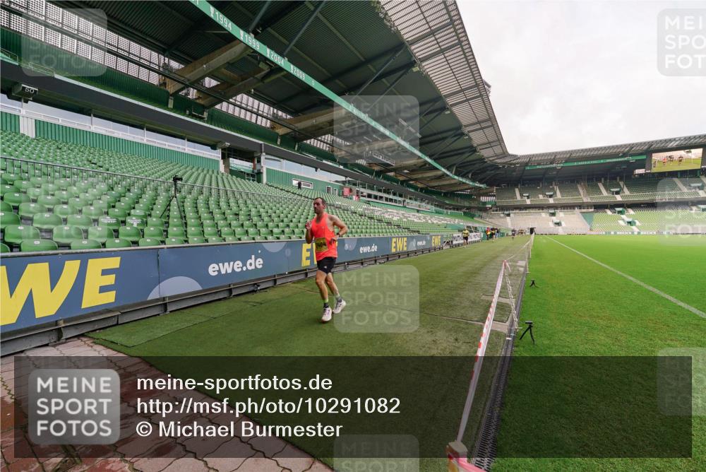 13.09.2026 - 21. swb-Marathon Bremen Michael Burmester http://msf.ph/oto/10291082 13.09.2026 10:23:05 Laufen im Stadion 10235, 10302, 10341, 10441, 10520, 10575, 10592, 10782, 10926, 11083, 11127, 11198, 11227, 11338, 11373, 11426, 11454, 11619, 11713, 11721, 11738, 11854, 11903, 11916, 11944, 12003, 12053, 12144, 12209, 12339, 12370, 12395, 12404, 12538, 13507, 13513, 13519, 13535, 13539, 13551, 13553, 13556, 13559, 13563, 13566, 13584, 13587, 13616, 13636, 13641, 13642, 10261, 10366, 10475, 11481, 11652, 13530, 13533, 13534, 13536, 13564 meine-sportfotos.de