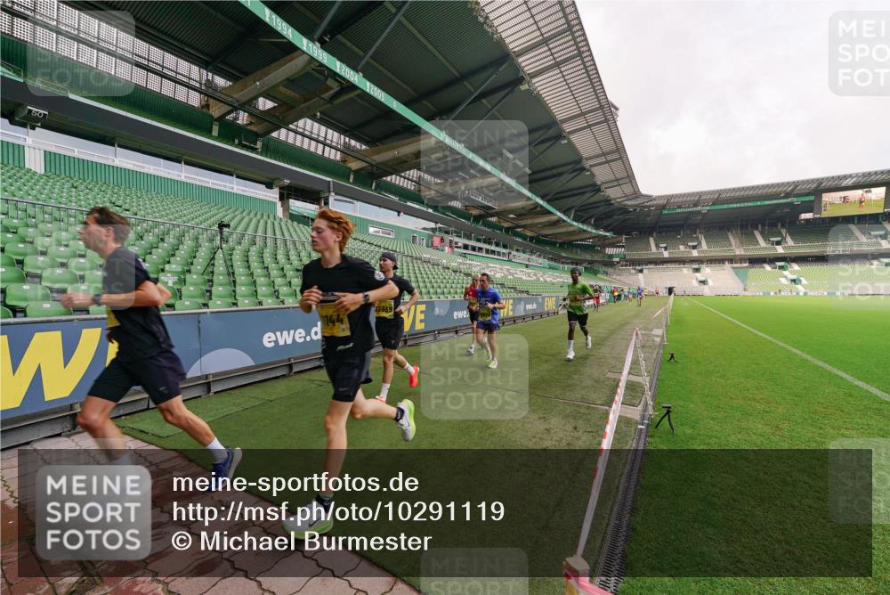13.09.2026 - 21. swb-Marathon Bremen Michael Burmester http://msf.ph/oto/10291119 13.09.2026 10:23:26 Laufen im Stadion 10235, 10302, 10341, 10441, 10520, 10575, 10592, 10618, 10782, 10926, 11042, 11127, 11143, 11198, 11201, 11227, 11338, 11373, 11426, 11454, 11628, 11713, 11721, 11779, 11895, 11903, 11944, 12003, 12053, 12144, 12209, 12246, 12339, 12370, 12395, 12404, 12468, 12469, 12477, 12538, 13507, 13513, 13519, 13520, 13535, 13539, 13553, 13556, 13559, 13563, 13566, 13580, 13584, 13586, 13587, 13616, 13641, 13642, 10261, 10366, 10475, 11481, 11652, 13530, 13534 meine-sportfotos.de