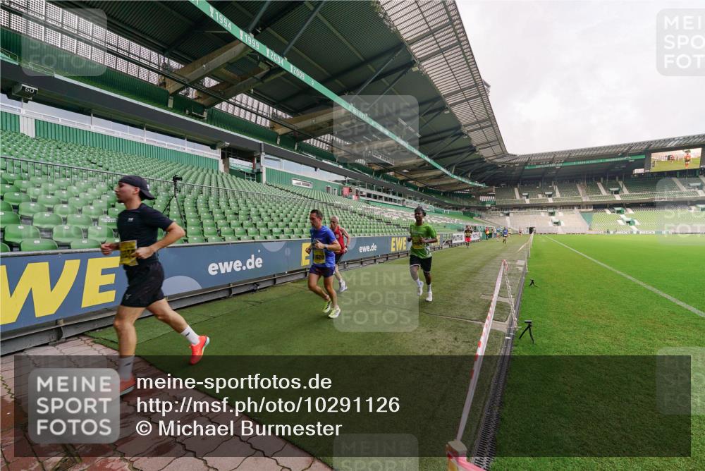 13.09.2026 - 21. swb-Marathon Bremen Michael Burmester http://msf.ph/oto/10291126 13.09.2026 10:23:26 Laufen im Stadion 10235, 10302, 10341, 10441, 10520, 10575, 10592, 10618, 10782, 10926, 11042, 11127, 11143, 11198, 11201, 11227, 11338, 11373, 11426, 11454, 11628, 11713, 11721, 11779, 11895, 11903, 11944, 12003, 12053, 12144, 12209, 12246, 12339, 12370, 12395, 12404, 12468, 12469, 12477, 12538, 13507, 13513, 13519, 13520, 13535, 13539, 13553, 13556, 13559, 13563, 13566, 13580, 13584, 13586, 13587, 13616, 13641, 13642, 10261, 10366, 10475, 11481, 11652, 13530, 13534 meine-sportfotos.de