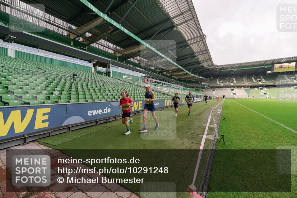 13.09.2026 - 21. swb-Marathon Bremen Michael Burmester http://msf.ph/oto/10291248 13.09.2026 10:24:15 Laufen im Stadion 10235, 10328, 10337, 10341, 10358, 10456, 10520, 10575, 10592, 10593, 10618, 10632, 10775, 10782, 10816, 10972, 11042, 11127, 11143, 11198, 11201, 11227, 11265, 11373, 11375, 11426, 11442, 11527, 11607, 11628, 11630, 11632, 11704, 11713, 11721, 11779, 11826, 11895, 11903, 11948, 12053, 12144, 12209, 12246, 12281, 12339, 12395, 12404, 12406, 12442, 12468, 12469, 12477, 12525, 13520, 13556, 13563, 13566, 13580, 13585, 13586, 13616, 13642, 10261 meine-sportfotos.de