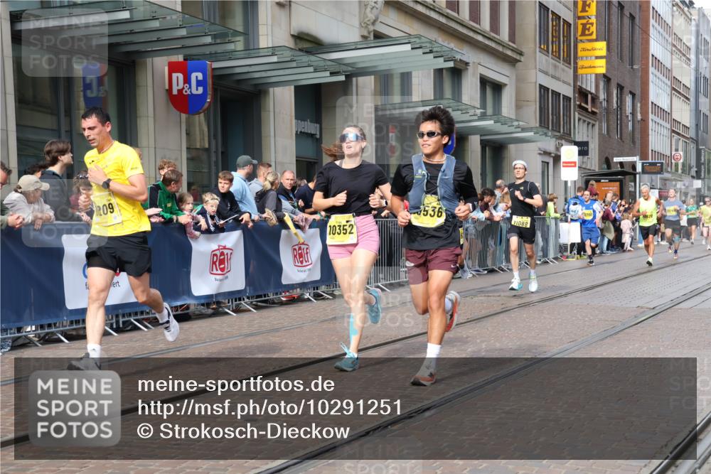 13.09.2026 - 21. swb-Marathon Bremen Strokosch-Dieckow http://msf.ph/oto/10291251 13.09.2026 10:45:26 Ziel 10436, 10464, 10541, 10583, 10987, 11015, 11063, 11209, 11279, 11559, 11749, 11762, 11845, 12033, 12069, 12087, 12290, 12355, 13532, 13595, 13628, 10143, 10214, 10318, 10352, 10398, 10536, 10866, 11020, 11088, 11209, 11232, 11396, 11478, 11695, 11749, 11835, 12054, 12475, 12534, 13591 meine-sportfotos.de
