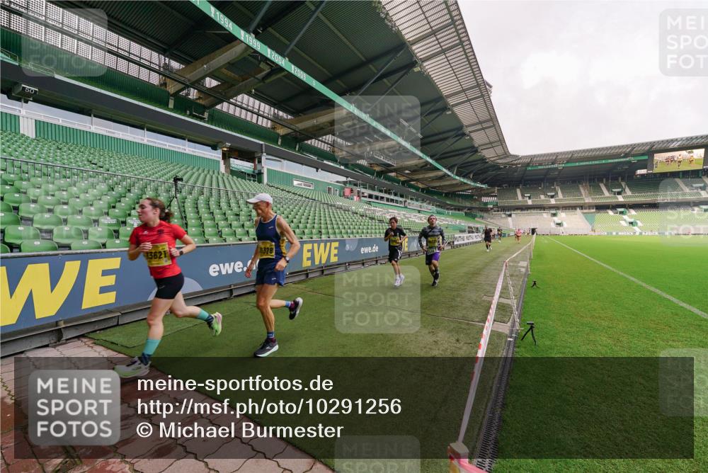 13.09.2026 - 21. swb-Marathon Bremen Michael Burmester http://msf.ph/oto/10291256 13.09.2026 10:24:16 Laufen im Stadion 10235, 10328, 10337, 10341, 10358, 10456, 10520, 10575, 10592, 10593, 10618, 10632, 10775, 10782, 10816, 10972, 11042, 11127, 11143, 11198, 11201, 11227, 11265, 11373, 11375, 11426, 11442, 11468, 11527, 11607, 11628, 11630, 11632, 11704, 11713, 11721, 11779, 11826, 11895, 11903, 11948, 12053, 12144, 12209, 12246, 12281, 12339, 12395, 12404, 12406, 12442, 12468, 12469, 12477, 12525, 13520, 13556, 13563, 13566, 13580, 13585, 13586, 13616, 13642, 10261 meine-sportfotos.de