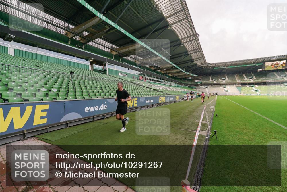 13.09.2026 - 21. swb-Marathon Bremen Michael Burmester http://msf.ph/oto/10291267 13.09.2026 10:24:21 Laufen im Stadion 10235, 10328, 10337, 10341, 10358, 10456, 10520, 10575, 10592, 10593, 10618, 10632, 10775, 10782, 10816, 10972, 11042, 11127, 11143, 11198, 11201, 11227, 11265, 11373, 11375, 11426, 11442, 11468, 11527, 11607, 11615, 11628, 11630, 11632, 11704, 11713, 11721, 11758, 11779, 11826, 11895, 11903, 11948, 12053, 12144, 12209, 12246, 12281, 12339, 12395, 12404, 12406, 12442, 12468, 12469, 12477, 12525, 13520, 13556, 13563, 13566, 13580, 13585, 13586, 13642, 10261 meine-sportfotos.de