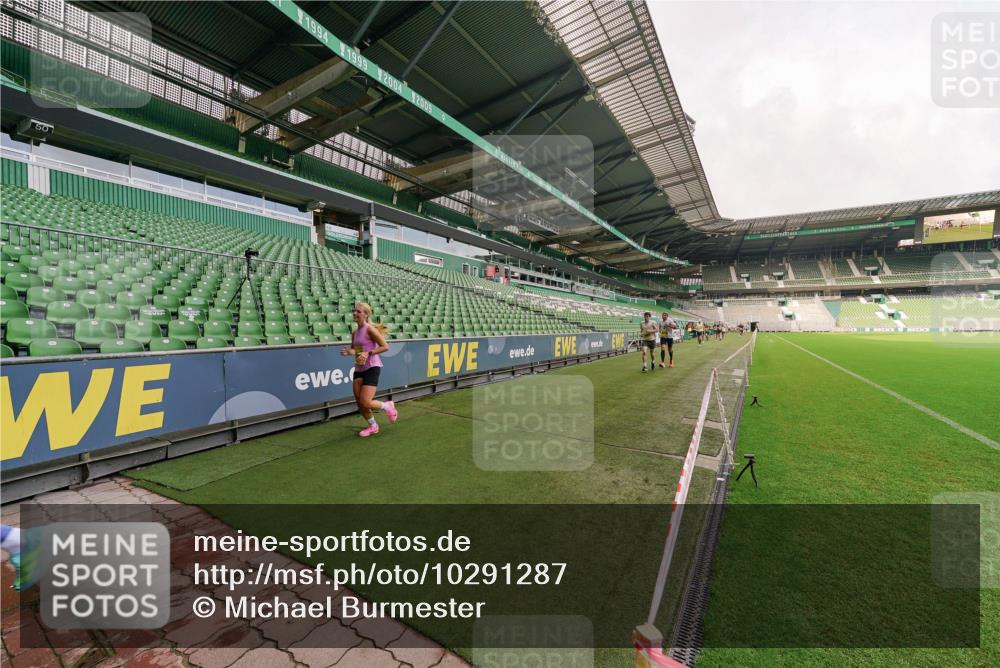 13.09.2026 - 21. swb-Marathon Bremen Michael Burmester http://msf.ph/oto/10291287 13.09.2026 10:24:27 Laufen im Stadion 10235, 10328, 10336, 10337, 10341, 10358, 10456, 10520, 10592, 10593, 10618, 10632, 10775, 10782, 10816, 10861, 10972, 11042, 11127, 11143, 11198, 11201, 11265, 11373, 11375, 11426, 11442, 11468, 11527, 11607, 11615, 11628, 11630, 11632, 11704, 11713, 11721, 11758, 11779, 11826, 11895, 11903, 11948, 12053, 12144, 12246, 12281, 12339, 12404, 12406, 12442, 12468, 12469, 12477, 12525, 13520, 13556, 13563, 13566, 13580, 13585, 13586, 13642, 10261 meine-sportfotos.de
