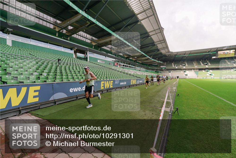 13.09.2026 - 21. swb-Marathon Bremen Michael Burmester http://msf.ph/oto/10291301 13.09.2026 10:24:34 Laufen im Stadion 10143, 10235, 10328, 10336, 10337, 10341, 10358, 10456, 10520, 10592, 10593, 10618, 10632, 10775, 10782, 10816, 10861, 10972, 11042, 11143, 11201, 11265, 11373, 11375, 11426, 11442, 11468, 11527, 11607, 11615, 11628, 11630, 11632, 11704, 11713, 11721, 11758, 11779, 11826, 11895, 11903, 11948, 12053, 12144, 12246, 12281, 12339, 12404, 12406, 12442, 12468, 12469, 12477, 12525, 13520, 13563, 13566, 13580, 13585, 13586, 10261 meine-sportfotos.de