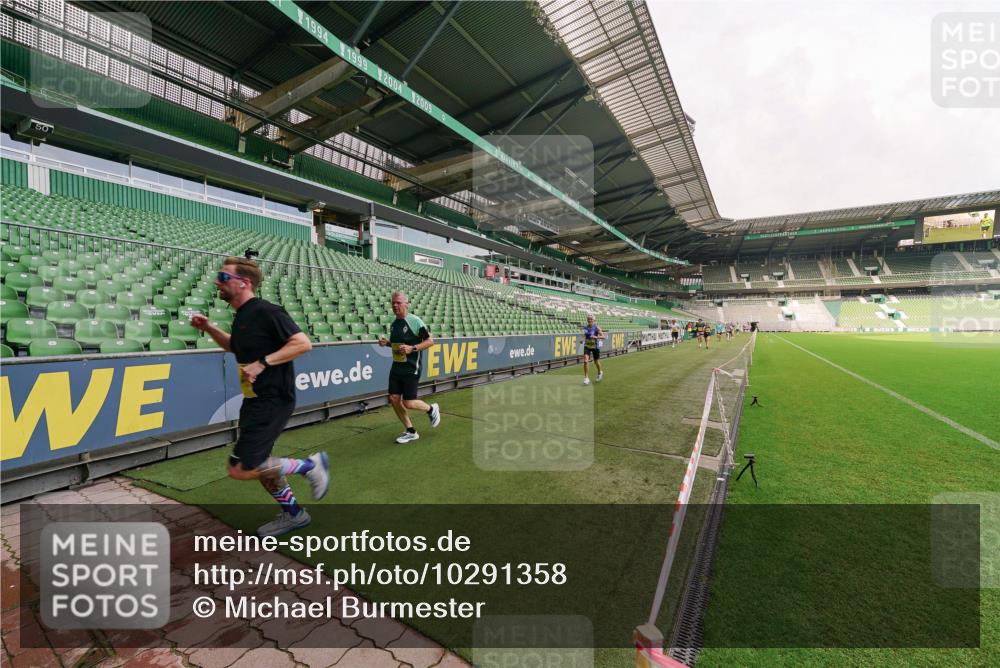 13.09.2026 - 21. swb-Marathon Bremen Michael Burmester http://msf.ph/oto/10291358 13.09.2026 10:24:43 Laufen im Stadion 10143, 10235, 10312, 10328, 10336, 10337, 10341, 10358, 10456, 10520, 10592, 10593, 10618, 10632, 10775, 10782, 10816, 10861, 10972, 10988, 11042, 11108, 11143, 11201, 11265, 11373, 11375, 11426, 11442, 11447, 11468, 11527, 11607, 11615, 11628, 11630, 11632, 11704, 11713, 11758, 11779, 11826, 11895, 11903, 11948, 12144, 12246, 12281, 12404, 12406, 12442, 12468, 12469, 12477, 12525, 13520, 13563, 13566, 13580, 13585, 13586, 10261 meine-sportfotos.de