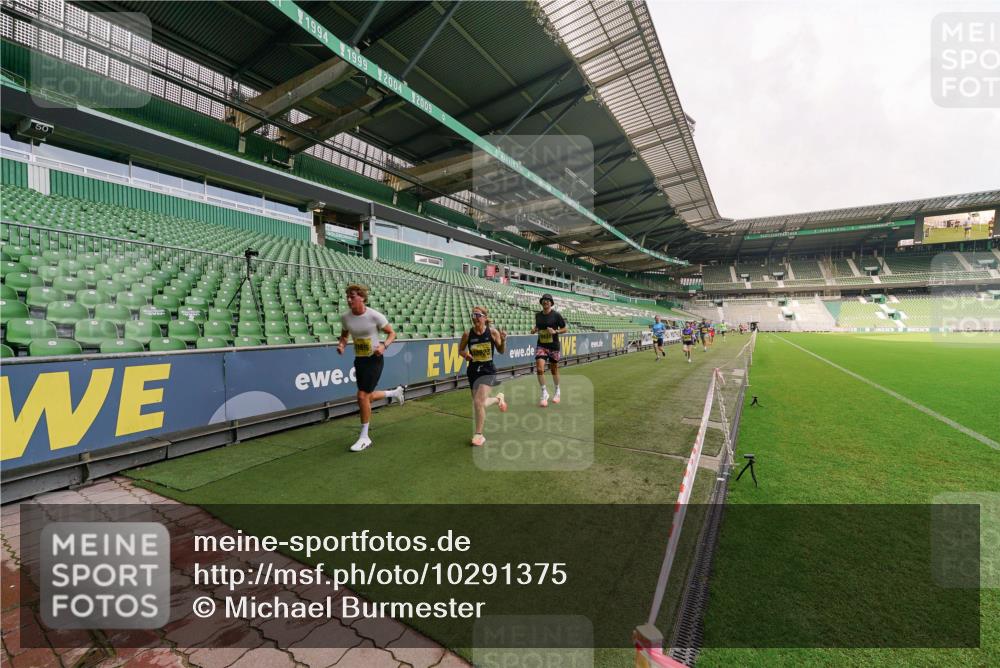 13.09.2026 - 21. swb-Marathon Bremen Michael Burmester http://msf.ph/oto/10291375 13.09.2026 10:24:50 Laufen im Stadion 10143, 10235, 10312, 10328, 10336, 10337, 10341, 10346, 10358, 10456, 10520, 10592, 10593, 10618, 10632, 10775, 10782, 10816, 10861, 10972, 10988, 11020, 11042, 11108, 11143, 11201, 11265, 11312, 11373, 11375, 11426, 11442, 11447, 11468, 11527, 11607, 11615, 11628, 11630, 11632, 11704, 11713, 11758, 11779, 11826, 11895, 11903, 11948, 12144, 12246, 12281, 12404, 12406, 12442, 12468, 12469, 12477, 12525, 13520, 13566, 13580, 13585, 13586, 10261 meine-sportfotos.de