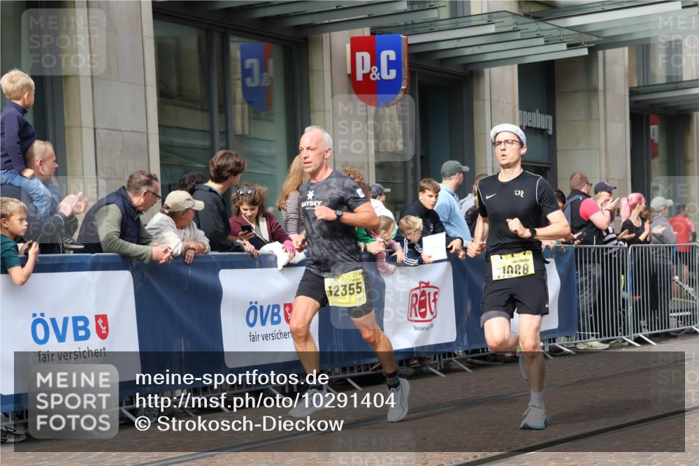 13.09.2026 - 21. swb-Marathon Bremen Strokosch-Dieckow http://msf.ph/oto/10291404 13.09.2026 10:45:28 Ziel 10436, 10464, 10541, 10583, 10987, 11015, 11063, 11279, 11559, 11762, 11845, 12033, 12069, 12087, 12290, 12355, 12556, 12557, 13532, 13595, 13628, 10143, 10318, 10352, 10398, 10536, 10866, 11020, 11088, 11209, 11232, 11396, 11478, 11695, 11749, 11835, 12054, 12355, 12475, 12534 meine-sportfotos.de