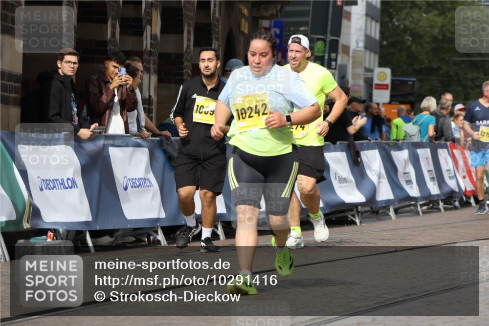 13.09.2026 - 21. swb-Marathon Bremen Strokosch-Dieckow http://msf.ph/oto/10291416 13.09.2026 11:16:30 Ziel 10665, 11026, 11081, 11139, 11181, 11200, 11264, 11385, 11448, 11573, 11613, 11768, 12151, 12306, 12539, 13508, 12102, 12158 meine-sportfotos.de