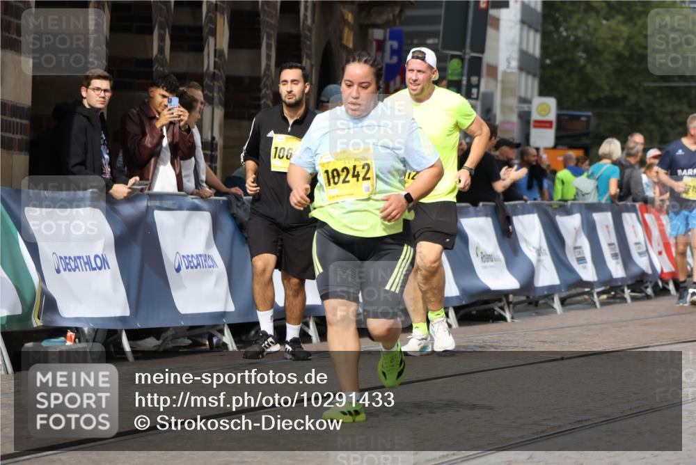 13.09.2026 - 21. swb-Marathon Bremen Strokosch-Dieckow http://msf.ph/oto/10291433 13.09.2026 11:16:30 Ziel 10665, 11026, 11081, 11139, 11181, 11200, 11264, 11385, 11448, 11573, 11613, 11768, 12151, 12306, 12539, 13508, 12102, 12158 meine-sportfotos.de