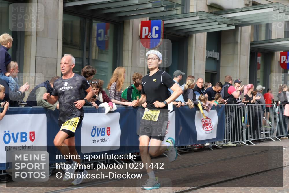 13.09.2026 - 21. swb-Marathon Bremen Strokosch-Dieckow http://msf.ph/oto/10291442 13.09.2026 10:45:29 Ziel 10436, 10464, 10541, 10583, 10987, 11015, 11063, 11279, 11559, 11762, 11845, 12033, 12069, 12087, 12290, 12556, 12557, 13532, 13595, 13628, 10143, 10318, 10352, 10398, 10536, 10866, 11020, 11088, 11209, 11232, 11396, 11478, 11695, 11749, 11835, 12054, 12290, 12355, 12475, 12534 meine-sportfotos.de