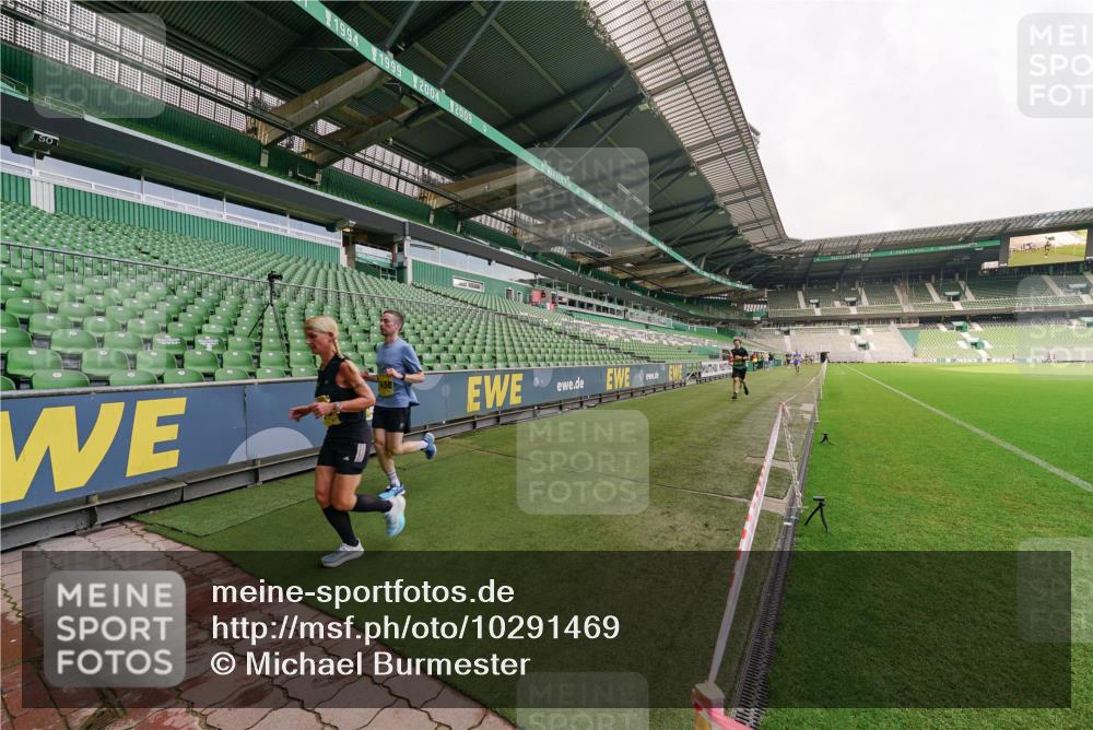 13.09.2026 - 21. swb-Marathon Bremen Michael Burmester http://msf.ph/oto/10291469 13.09.2026 10:25:10 Laufen im Stadion 10143, 10312, 10328, 10336, 10337, 10342, 10346, 10358, 10456, 10520, 10593, 10618, 10632, 10742, 10775, 10816, 10861, 10972, 10987, 10988, 11019, 11020, 11042, 11088, 11108, 11143, 11201, 11265, 11312, 11373, 11375, 11426, 11442, 11447, 11468, 11527, 11607, 11614, 11615, 11628, 11630, 11632, 11704, 11758, 11779, 11826, 11895, 11903, 11948, 12144, 12246, 12281, 12406, 12442, 12468, 12469, 12477, 12525, 13520, 13566, 13580, 13585, 13586 meine-sportfotos.de