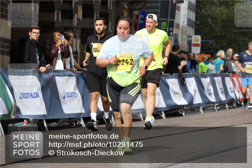 13.09.2026 - 21. swb-Marathon Bremen Strokosch-Dieckow http://msf.ph/oto/10291475 13.09.2026 11:16:30 Ziel 10665, 11026, 11081, 11139, 11181, 11200, 11264, 11385, 11448, 11573, 11613, 11768, 12151, 12306, 12539, 13508, 12102, 12158 meine-sportfotos.de
