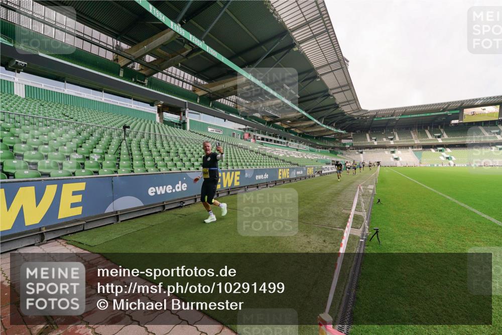 13.09.2026 - 21. swb-Marathon Bremen Michael Burmester http://msf.ph/oto/10291499 13.09.2026 10:25:26 Laufen im Stadion 10143, 10228, 10312, 10328, 10336, 10337, 10342, 10346, 10358, 10398, 10447, 10454, 10456, 10593, 10618, 10632, 10742, 10775, 10806, 10816, 10861, 10866, 10972, 10987, 10988, 11019, 11020, 11088, 11108, 11143, 11155, 11187, 11199, 11201, 11265, 11312, 11375, 11442, 11447, 11468, 11527, 11607, 11614, 11615, 11630, 11632, 11704, 11758, 11779, 11826, 11895, 11948, 12246, 12281, 12406, 12442, 12468, 12469, 12477, 12525, 13520, 13585, 13586 meine-sportfotos.de