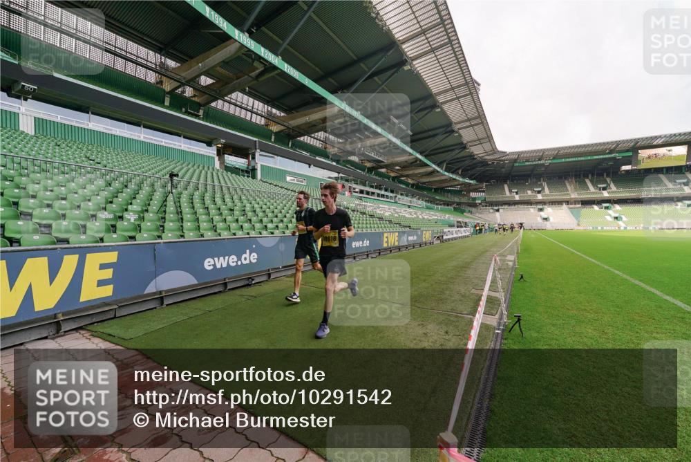 13.09.2026 - 21. swb-Marathon Bremen Michael Burmester http://msf.ph/oto/10291542 13.09.2026 10:25:38 Laufen im Stadion 10143, 10210, 10228, 10312, 10328, 10336, 10337, 10342, 10346, 10358, 10398, 10447, 10454, 10456, 10593, 10632, 10735, 10742, 10775, 10806, 10816, 10861, 10866, 10972, 10987, 10988, 11015, 11019, 11020, 11088, 11108, 11155, 11187, 11199, 11209, 11232, 11265, 11312, 11375, 11442, 11447, 11468, 11527, 11607, 11614, 11615, 11630, 11632, 11704, 11758, 11826, 11948, 12281, 12406, 12442, 12525, 13585 meine-sportfotos.de