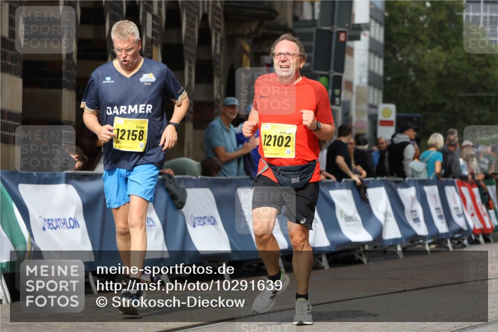 13.09.2026 - 21. swb-Marathon Bremen Strokosch-Dieckow http://msf.ph/oto/10291639 13.09.2026 11:16:40 Ziel 10242, 11026, 11081, 11139, 11181, 11200, 11264, 11274, 11385, 11448, 11573, 12057, 12151, 12539, 13508, 10679, 11456, 11867, 12089 meine-sportfotos.de