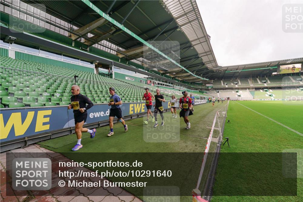 13.09.2026 - 21. swb-Marathon Bremen Michael Burmester http://msf.ph/oto/10291640 13.09.2026 10:26:10 Laufen im Stadion 10143, 10210, 10214, 10228, 10289, 10312, 10318, 10319, 10336, 10342, 10346, 10352, 10358, 10398, 10436, 10445, 10447, 10454, 10456, 10464, 10504, 10536, 10541, 10583, 10593, 10632, 10735, 10742, 10775, 10806, 10807, 10816, 10861, 10866, 10873, 10987, 10988, 10992, 11015, 11019, 11020, 11063, 11088, 11108, 11130, 11135, 11155, 11187, 11199, 11209, 11232, 11265, 11279, 11312, 11375, 11447, 11468, 11527, 11607, 11614, 11615, 11704, 11758, 11948, 12406 meine-sportfotos.de