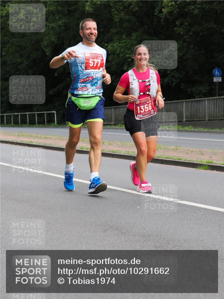 13.09.2026 - 21. swb-Marathon Bremen TobiasT http://msf.ph/oto/10291662 13.09.2026 12:36:39 Laufen 577, 21, 0975, 42, 195, 1356 meine-sportfotos.de