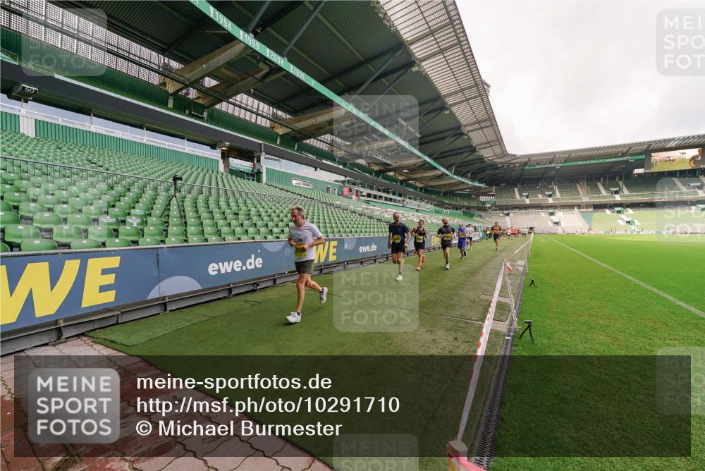 13.09.2026 - 21. swb-Marathon Bremen Michael Burmester http://msf.ph/oto/10291710 13.09.2026 10:26:27 Laufen im Stadion 10096, 10143, 10172, 10210, 10214, 10228, 10231, 10289, 10312, 10318, 10319, 10336, 10342, 10346, 10352, 10398, 10436, 10445, 10447, 10454, 10464, 10489, 10504, 10514, 10536, 10541, 10583, 10628, 10638, 10735, 10742, 10744, 10806, 10807, 10861, 10866, 10873, 10956, 10987, 10988, 10992, 11015, 11019, 11020, 11060, 11063, 11088, 11108, 11110, 11130, 11135, 11155, 11187, 11193, 11199, 11209, 11232, 11279, 11312, 11447, 11468, 11614, 11615, 11758 meine-sportfotos.de