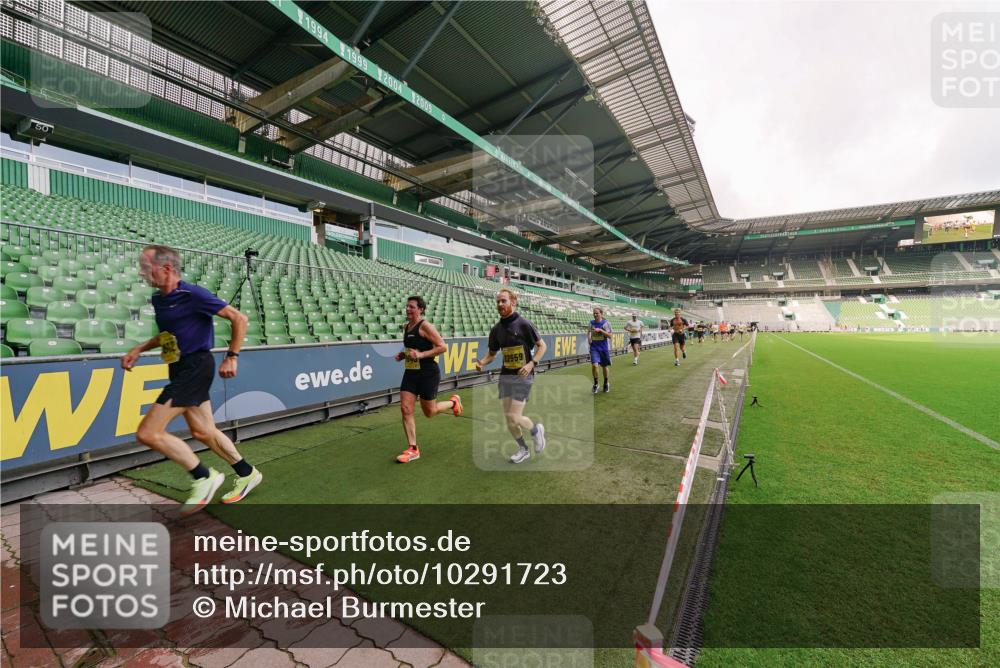 13.09.2026 - 21. swb-Marathon Bremen Michael Burmester http://msf.ph/oto/10291723 13.09.2026 10:26:29 Laufen im Stadion 10096, 10143, 10172, 10210, 10214, 10228, 10231, 10289, 10312, 10318, 10319, 10336, 10342, 10346, 10352, 10398, 10436, 10445, 10447, 10454, 10464, 10489, 10504, 10514, 10536, 10541, 10583, 10628, 10638, 10735, 10742, 10744, 10806, 10807, 10861, 10866, 10873, 10956, 10987, 10988, 10992, 11015, 11019, 11020, 11060, 11063, 11088, 11108, 11110, 11130, 11135, 11155, 11187, 11193, 11199, 11209, 11232, 11279, 11312, 11447, 11614, 11615, 11758 meine-sportfotos.de