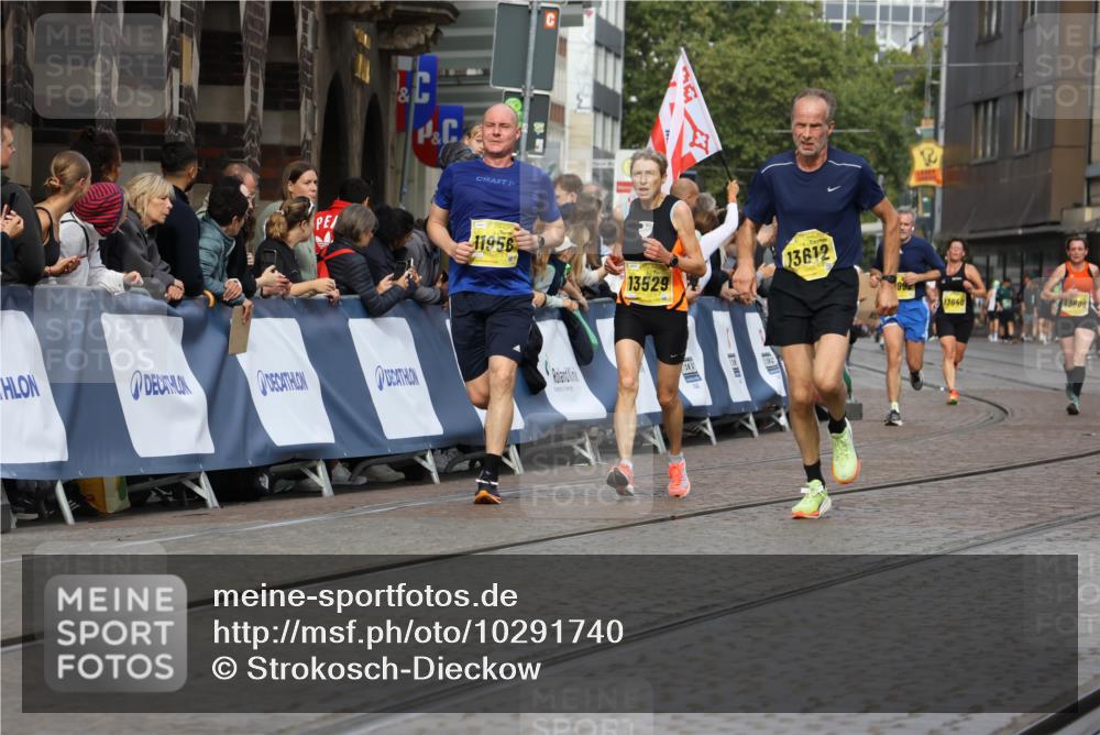 13.09.2026 - 21. swb-Marathon Bremen Strokosch-Dieckow http://msf.ph/oto/10291740 13.09.2026 10:46:08 Ziel 10436, 10464, 10541, 10583, 10987, 11015, 11063, 11279, 11559, 11762, 11845, 12033, 12069, 12087, 12556, 12557, 13532, 13595, 13628, 10228, 11706, 11925, 11926, 13609, 13640 meine-sportfotos.de