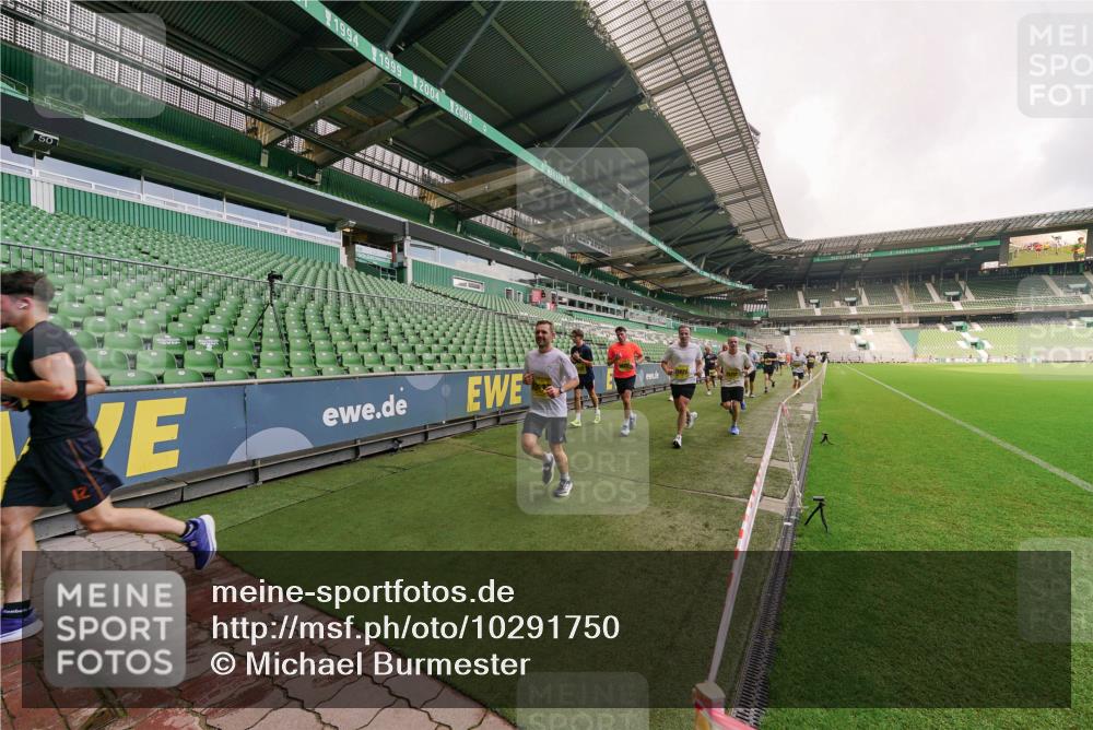 13.09.2026 - 21. swb-Marathon Bremen Michael Burmester http://msf.ph/oto/10291750 13.09.2026 10:26:39 Laufen im Stadion 10096, 10142, 10143, 10172, 10210, 10214, 10228, 10231, 10269, 10289, 10310, 10312, 10318, 10319, 10342, 10346, 10352, 10398, 10436, 10445, 10447, 10454, 10464, 10489, 10504, 10514, 10536, 10541, 10566, 10583, 10628, 10638, 10735, 10742, 10744, 10806, 10807, 10866, 10873, 10897, 10898, 10956, 10987, 10988, 10992, 11015, 11019, 11020, 11060, 11063, 11088, 11108, 11110, 11130, 11135, 11148, 11155, 11187, 11193, 11199, 11209, 11232, 11279, 11312, 11447, 11614 meine-sportfotos.de