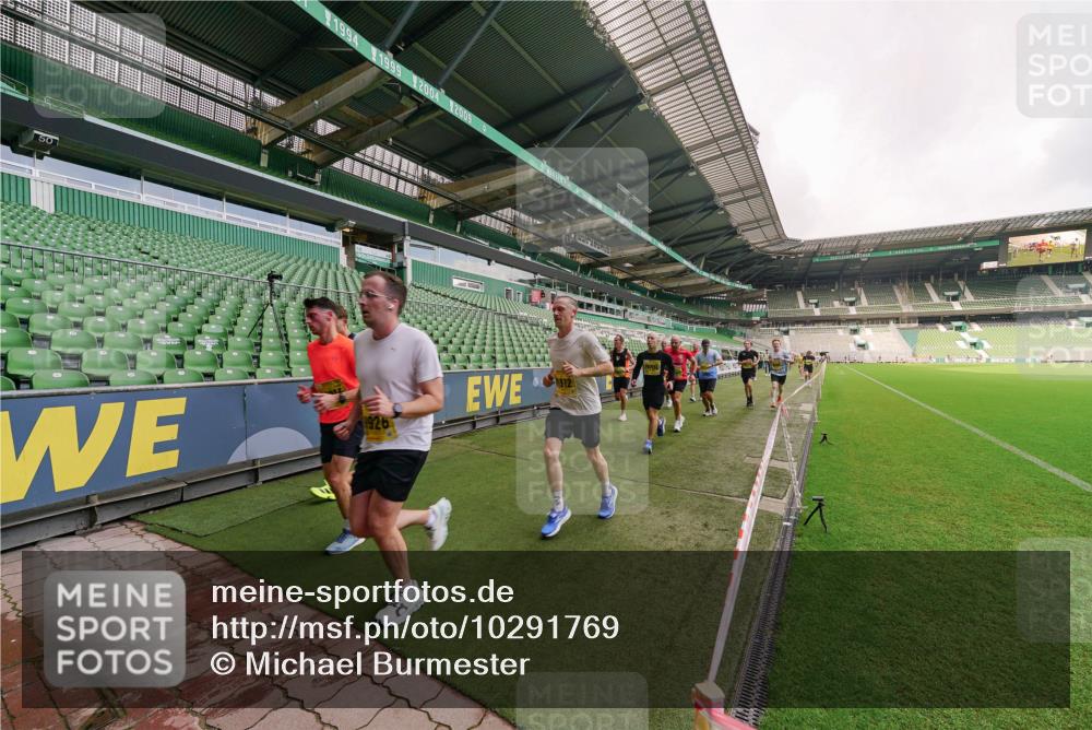 13.09.2026 - 21. swb-Marathon Bremen Michael Burmester http://msf.ph/oto/10291769 13.09.2026 10:26:41 Laufen im Stadion 10096, 10142, 10143, 10172, 10210, 10214, 10228, 10231, 10269, 10289, 10310, 10312, 10318, 10319, 10342, 10346, 10352, 10398, 10436, 10445, 10447, 10454, 10464, 10489, 10504, 10514, 10536, 10541, 10566, 10583, 10628, 10638, 10735, 10742, 10744, 10806, 10807, 10866, 10873, 10897, 10898, 10956, 10987, 10988, 10992, 11015, 11019, 11020, 11060, 11063, 11088, 11108, 11110, 11130, 11135, 11148, 11155, 11187, 11193, 11199, 11209, 11232, 11279, 11312, 11447, 11614 meine-sportfotos.de