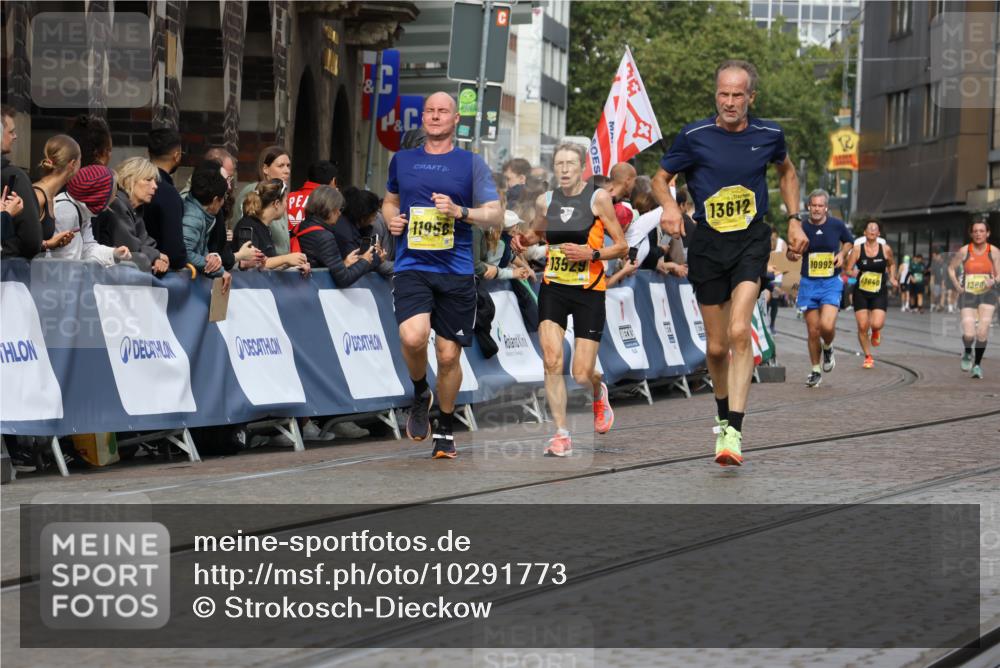 13.09.2026 - 21. swb-Marathon Bremen Strokosch-Dieckow http://msf.ph/oto/10291773 13.09.2026 10:46:08 Ziel 10436, 10464, 10541, 10583, 10987, 11015, 11063, 11279, 11559, 11762, 11845, 12033, 12069, 12087, 12556, 12557, 13532, 13595, 13628, 10228, 11706, 11925, 11926, 13609, 13640 meine-sportfotos.de