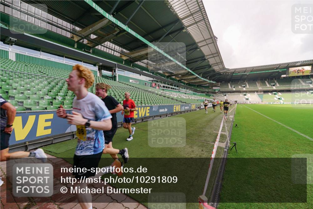 13.09.2026 - 21. swb-Marathon Bremen Michael Burmester http://msf.ph/oto/10291809 13.09.2026 10:26:45 Laufen im Stadion 10096, 10142, 10143, 10172, 10210, 10214, 10228, 10231, 10269, 10289, 10310, 10312, 10318, 10319, 10342, 10346, 10352, 10398, 10436, 10445, 10447, 10454, 10464, 10489, 10504, 10514, 10536, 10541, 10566, 10583, 10628, 10638, 10735, 10742, 10744, 10806, 10807, 10866, 10873, 10897, 10898, 10956, 10987, 10988, 10992, 11015, 11019, 11020, 11060, 11063, 11088, 11108, 11110, 11130, 11135, 11148, 11155, 11187, 11193, 11199, 11209, 11232, 11279, 11312, 11447, 11614 meine-sportfotos.de