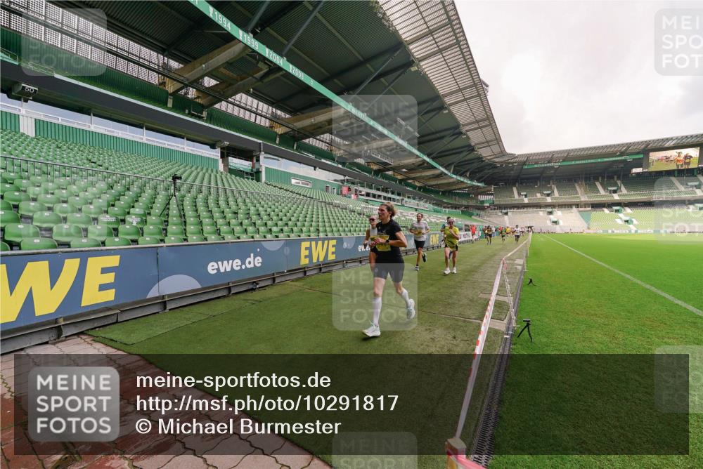 13.09.2026 - 21. swb-Marathon Bremen Michael Burmester http://msf.ph/oto/10291817 13.09.2026 10:26:48 Laufen im Stadion 10096, 10142, 10172, 10210, 10214, 10228, 10231, 10269, 10289, 10310, 10312, 10318, 10319, 10342, 10346, 10352, 10398, 10436, 10445, 10447, 10454, 10464, 10489, 10504, 10514, 10536, 10541, 10566, 10583, 10628, 10638, 10735, 10742, 10744, 10806, 10807, 10866, 10873, 10897, 10898, 10956, 10987, 10988, 10992, 11015, 11019, 11020, 11060, 11063, 11088, 11108, 11110, 11130, 11135, 11148, 11155, 11187, 11193, 11199, 11209, 11232, 11279, 11312, 11447, 11614 meine-sportfotos.de