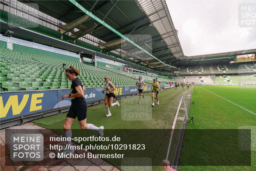 13.09.2026 - 21. swb-Marathon Bremen Michael Burmester http://msf.ph/oto/10291823 13.09.2026 10:26:48 Laufen im Stadion 10096, 10142, 10172, 10210, 10214, 10228, 10231, 10269, 10289, 10310, 10312, 10318, 10319, 10342, 10346, 10352, 10398, 10436, 10445, 10447, 10454, 10464, 10489, 10504, 10514, 10536, 10541, 10566, 10583, 10628, 10638, 10735, 10742, 10744, 10806, 10807, 10866, 10873, 10897, 10898, 10956, 10987, 10988, 10992, 11015, 11019, 11020, 11060, 11063, 11088, 11108, 11110, 11130, 11135, 11148, 11155, 11187, 11193, 11199, 11209, 11232, 11279, 11312, 11447, 11614 meine-sportfotos.de