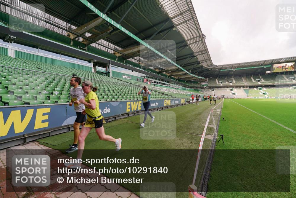 13.09.2026 - 21. swb-Marathon Bremen Michael Burmester http://msf.ph/oto/10291840 13.09.2026 10:26:50 Laufen im Stadion 10096, 10142, 10172, 10210, 10214, 10228, 10231, 10269, 10289, 10310, 10312, 10318, 10319, 10342, 10346, 10352, 10398, 10436, 10445, 10447, 10454, 10464, 10489, 10504, 10514, 10536, 10541, 10566, 10583, 10628, 10638, 10735, 10742, 10744, 10806, 10807, 10860, 10866, 10873, 10897, 10898, 10956, 10987, 10992, 11015, 11019, 11020, 11060, 11063, 11088, 11108, 11110, 11130, 11135, 11148, 11155, 11187, 11193, 11199, 11209, 11232, 11279, 11312, 11447, 11614 meine-sportfotos.de